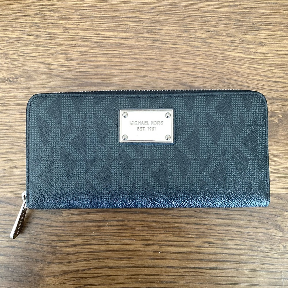 Michael Kors black leather wallet